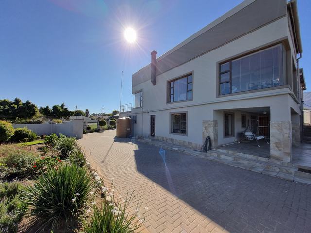 5 Bedroom Property for Sale in Wolseley Western Cape